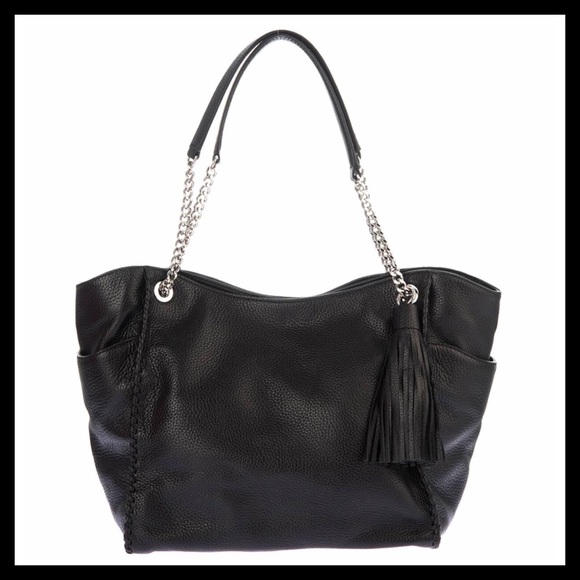 MICHAEL KORS Chelsea Large Leather Shoulder Tote Bag
Whipped Stitch Deta… - Picture 2 of 11